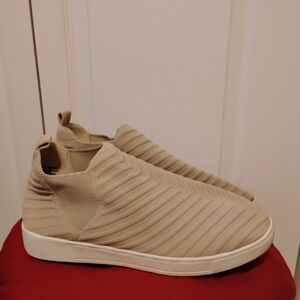 Comfy Sonoma Goods Ortholite ECO Women's Slip-on Sneaker Boots Taupe SZ 9